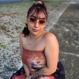 Meet your Posher, Anahi